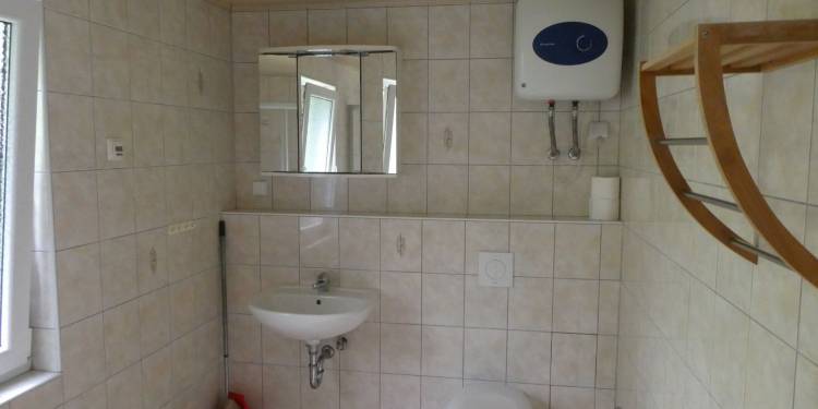Bungalow bis 4 Personen mit WC/Dusche